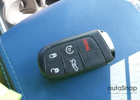 2019 Dodge Charger Scat Pack Rwd z USA, uszkodzony, nr VIN 2C3CDXGJ4KH598413